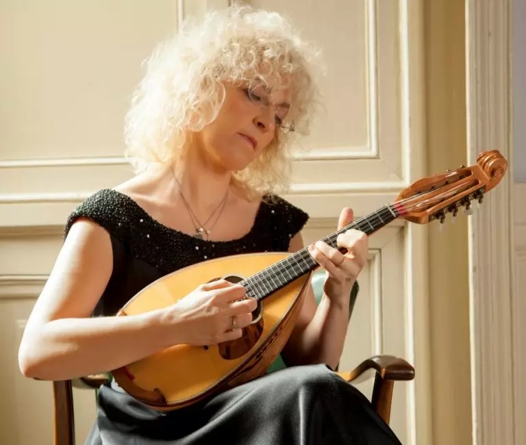 Dorina Frati Mandoline Instrument des Jahres Mandolinenspieler des Tages