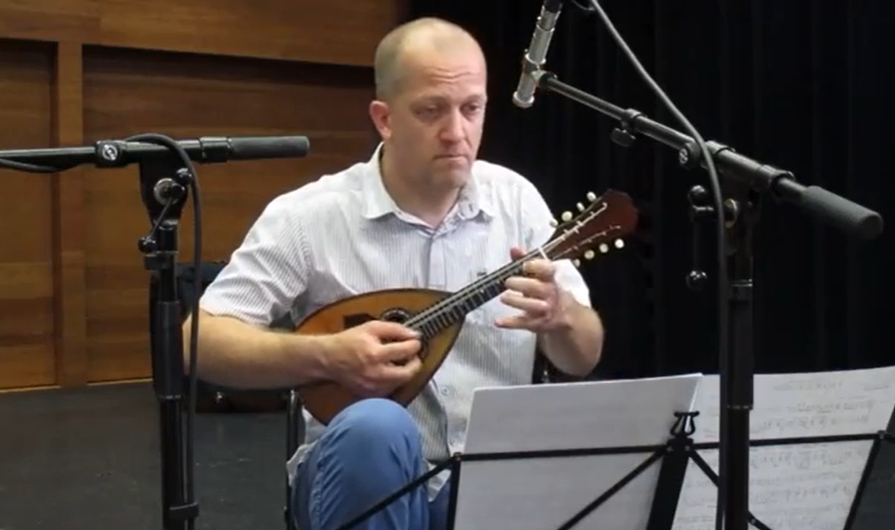 Mathieu Sarthe-Moureou Mandoline Instrument des Jahres Mandolinenspieler des Tages