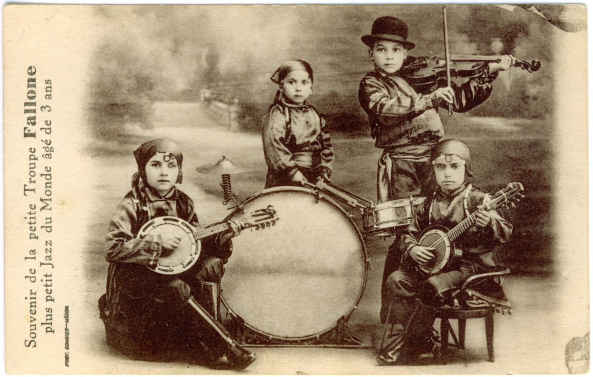 Postkarte Troup Fallone Banjo Trommel Violine Geige Jazz