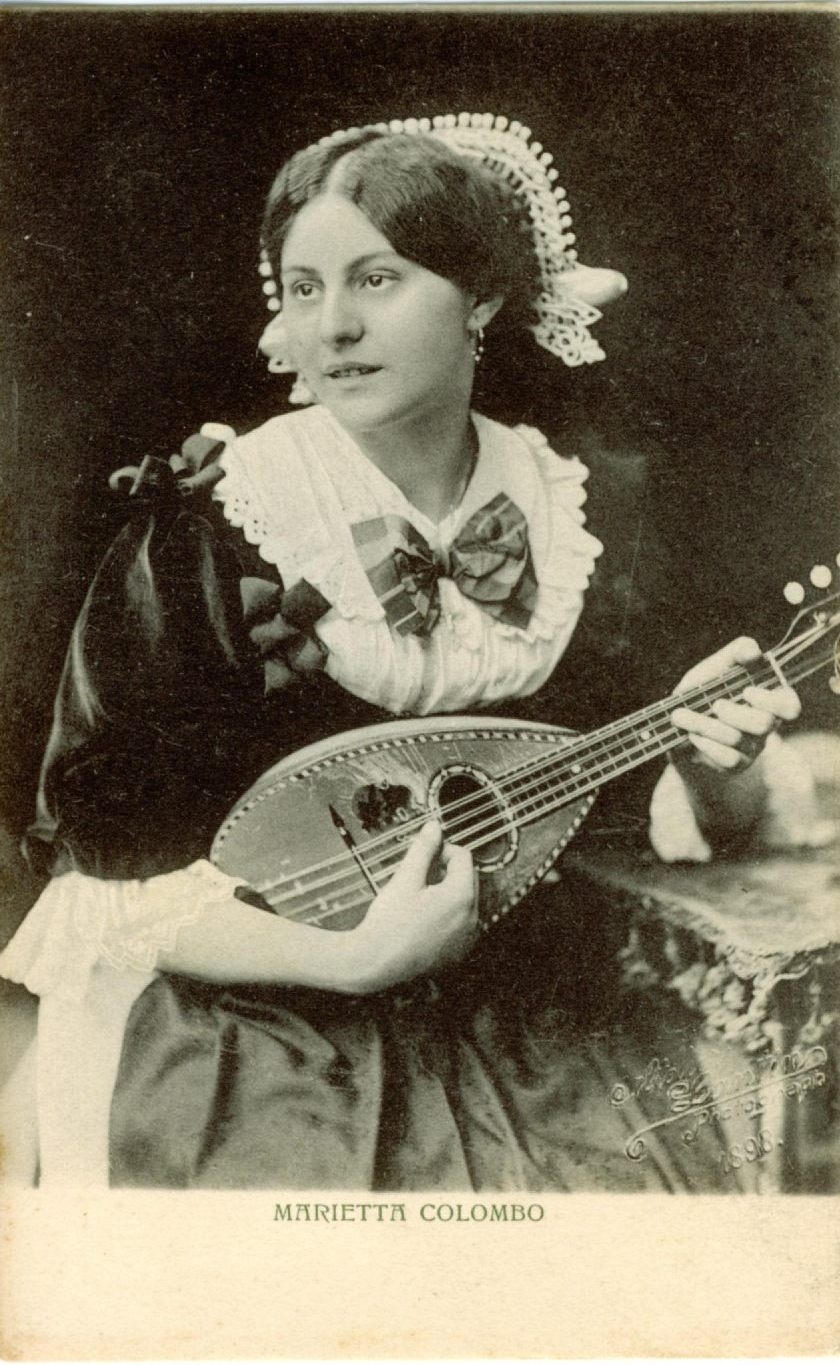 Alte Postkarte - Frau mit Mandoline - Marietta Colomba
