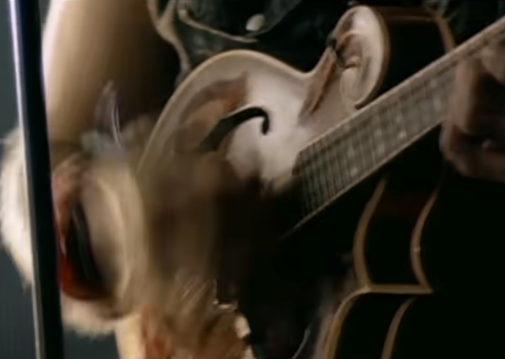 Steve Earle mit Mandoline - Aus dem Video 