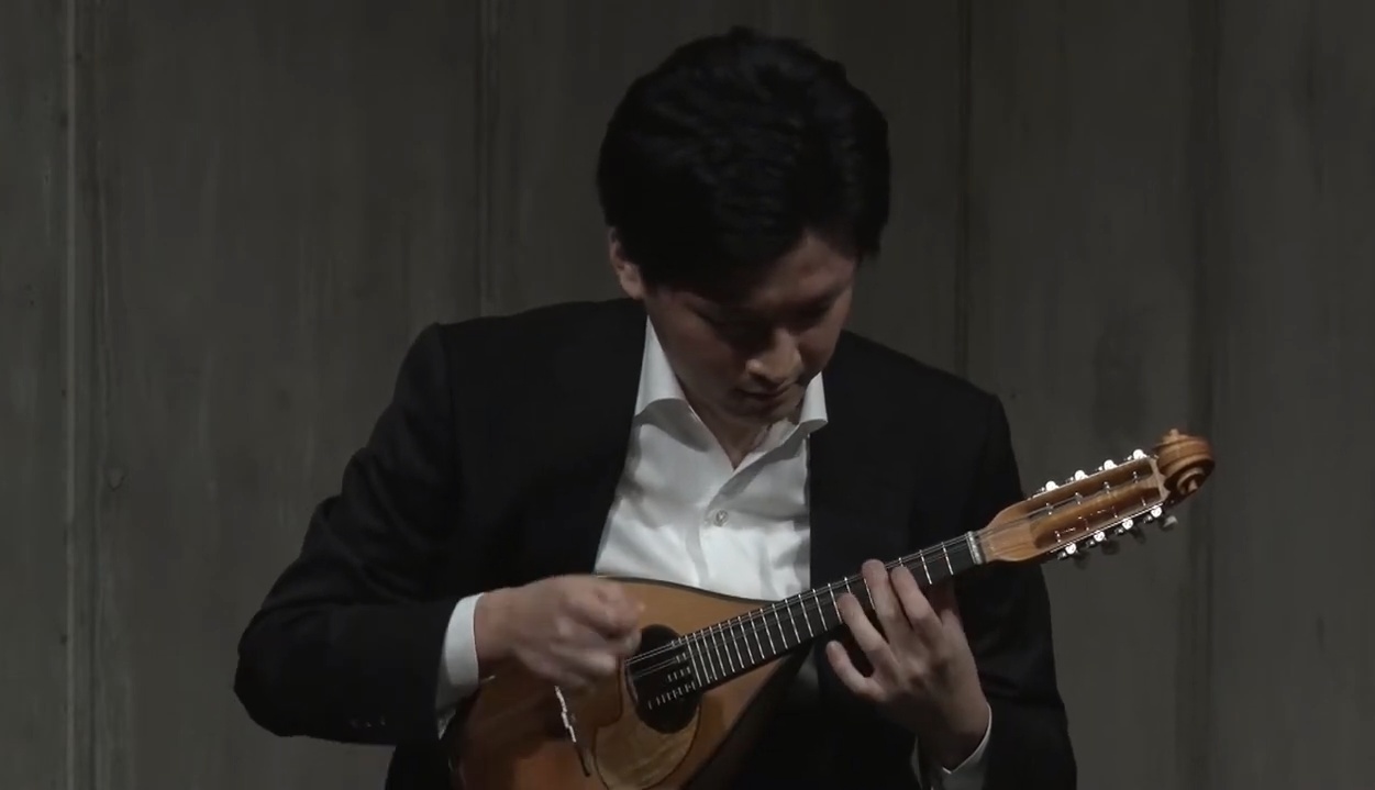 Takumi Mamiya  Mandoline Instrument des Jahres Mandolinenspieler des Tages